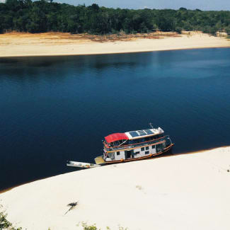 Ecoboat by the beach