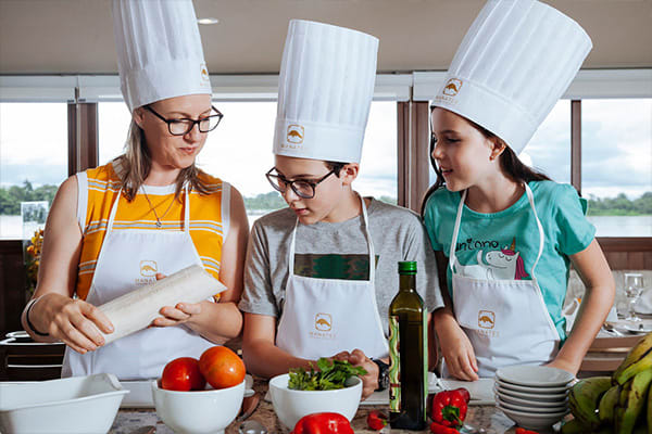 Kids in cooking class